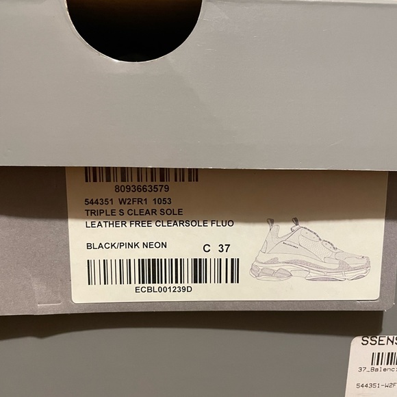 ✨Balenciaga Women’s Triple S clear sole chunky sneakers✨ - Picture 8 of 8